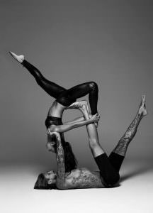 couple yoga acro